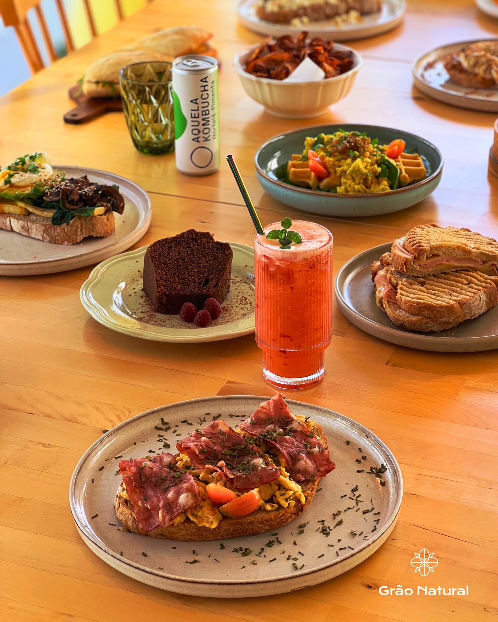 Ano novo, encontros antigos e mesas cheias de coisas boas. ✨💚🍽️
O resto vem por acréscimo. 😌
Esperamos por ti. 😋
_
#graonatural #alimentaoteudia #arcosdevaldevez #comerbemviverbem #brunchlovers