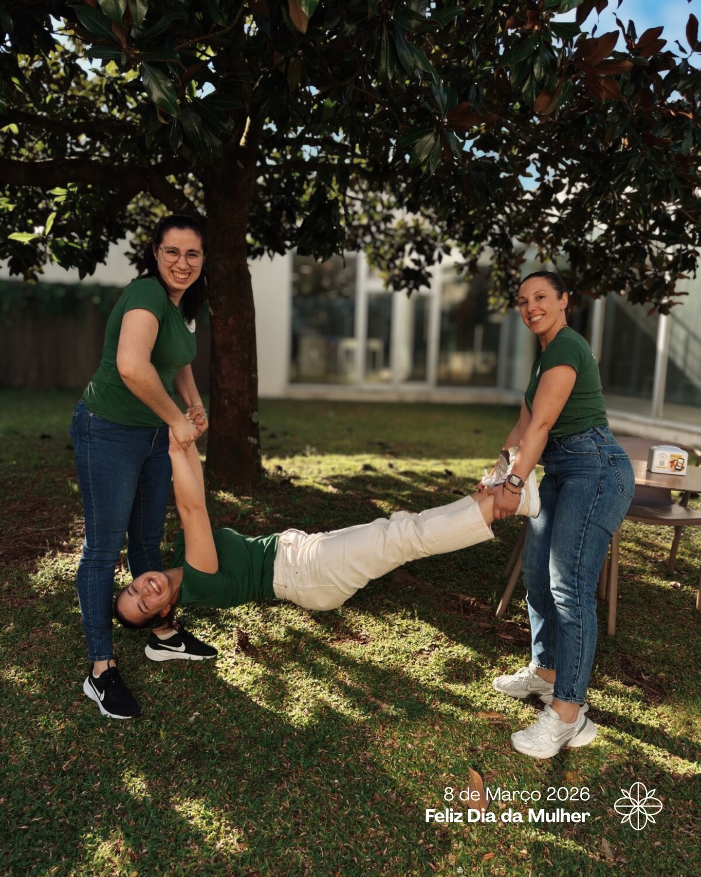 Elas querem e podem brincar em serviço! 💪🌷😄
Hoje e todos os dias: celebrar as mulheres que fazem tudo acontecer. 💫💓
A equipa Grão Natural deseja a todas um Feliz Dia da Mulher! 🌸
#graonatural #diadamulher #arcosdevaldevez #alimentaoteudia #brunch