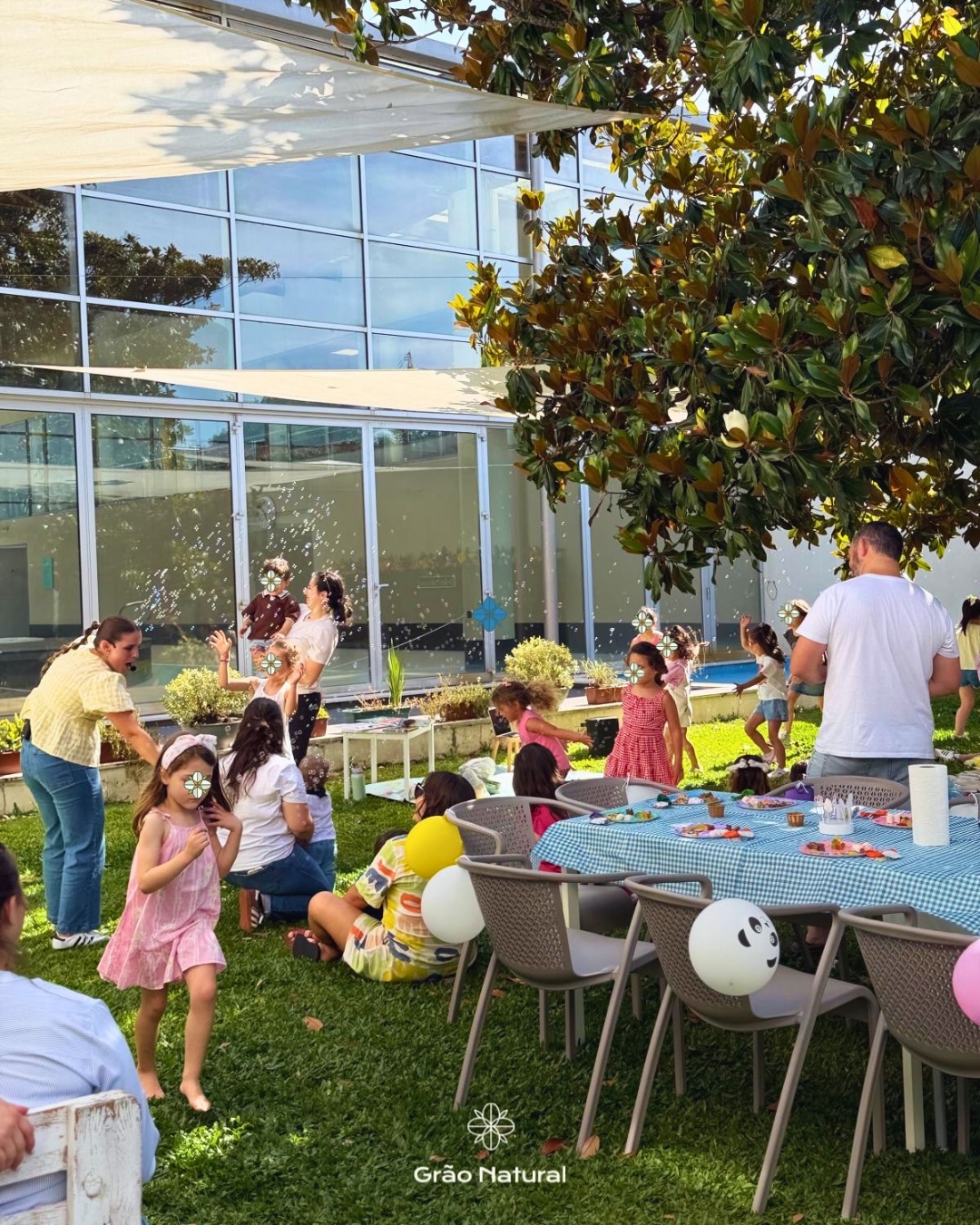As crianças não precisam de muito para serem felizes. Precisam de tempo, de atenção, de carinho e de espaço para serem simplesmente crianças. 💚

Hoje celebramos a infância e tudo o que ela nos ensina: a sonhar mais alto, a rir mais vezes e a viver com mais leveza.

Obrigado a todos os que participaram na nossa festa solidária “Brincar, Partilhar e Ajudar” e ajudaram a transformar esta tarde de brincadeira num espaço de amor e partilha. 🥹

Que nunca nos esqueçamos de proteger a magia de ser criança.

Feliz Dia da Criança! 💚

#graonatural #diadacrianca #brincarpartilhareajudar #arcosdevaldevez #infanciafeliz