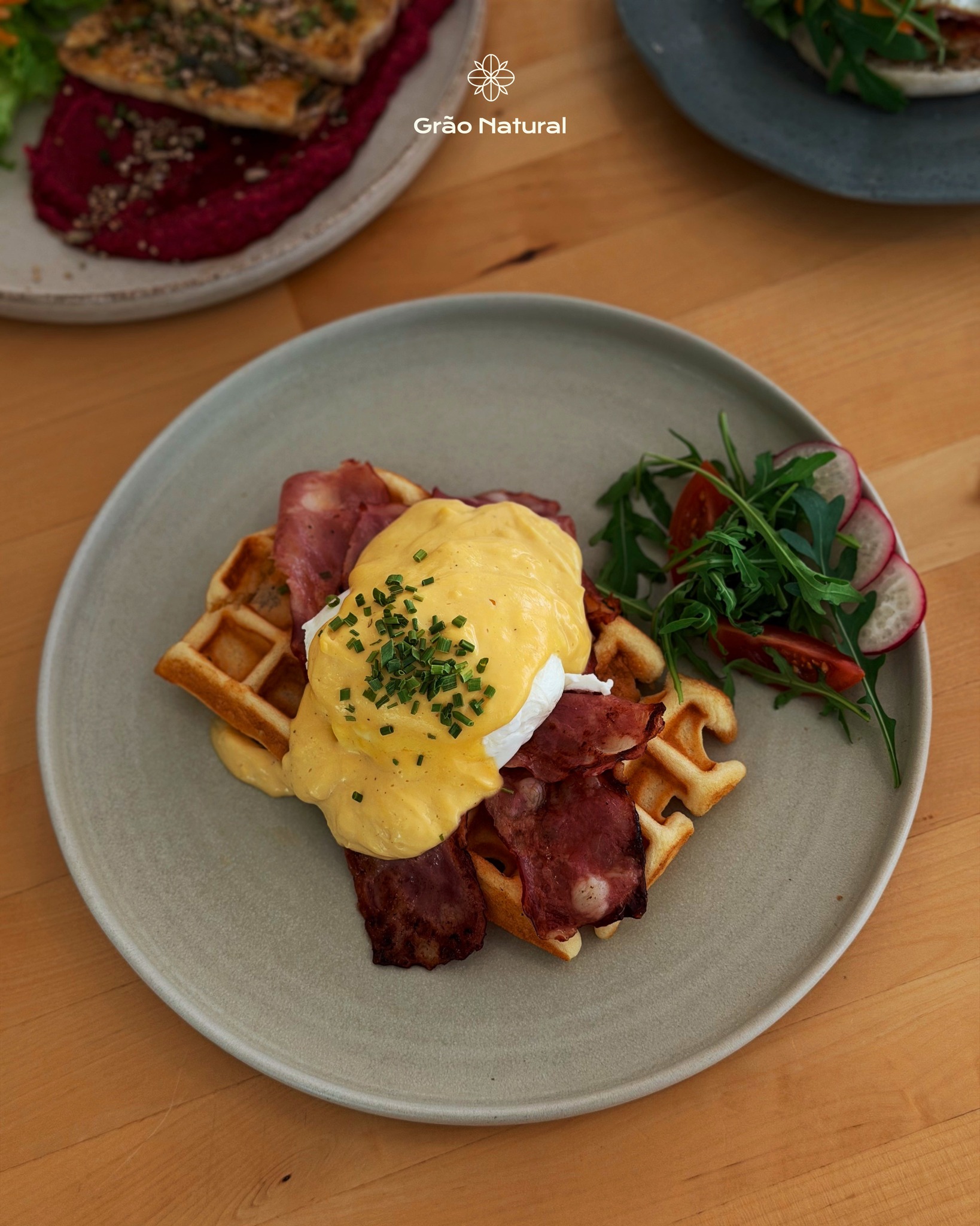 O verão pode ter feito uma pausa… mas o nosso brunch não. 🌧️😋🍽️
Vem experimentar, esperamos por ti! 💚
_
#graonatural #alimentaoteudia #arcosdevaldevez #comerbemviverbem #brunchlovers