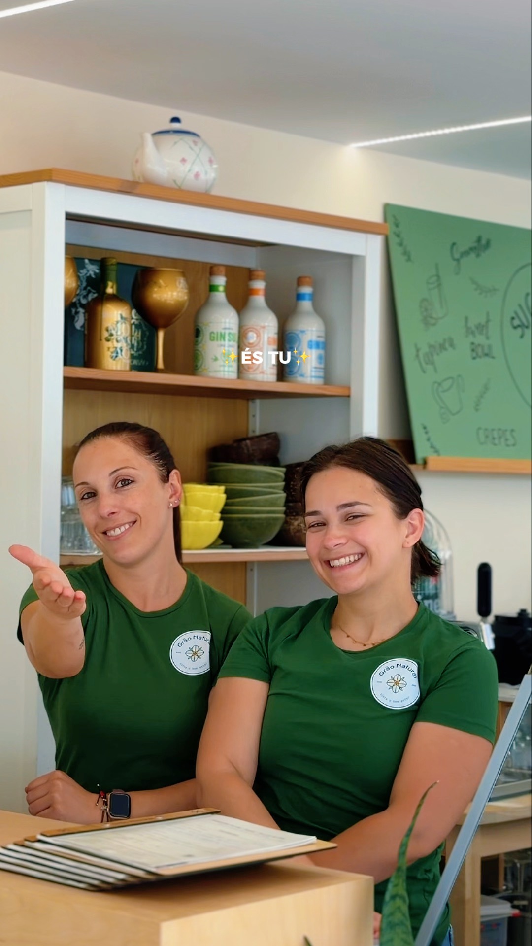 Só podias ser tu! 🤭💚
Esperamos por ti para começares o Outono da melhor forma: com comida deliciosa! 😍
_
#graonatural #alimentaoteudia #arcosdevaldevez #comerbemviverbem #brunchlovers